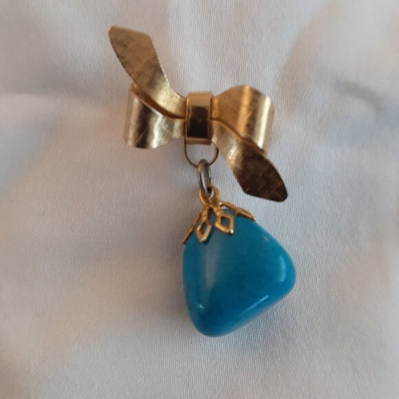 Vintage 1980s Brooch with Turquoise Pendant  1.5 inch in length - Picture 1 of 2